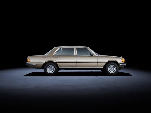 Mercedes-Benz S-Klasse der Baureihe 116 (1972 bis 1980). Im Bild ein 450 SEL 6.9 aus dem Jahr 1980. Mercedes-Benz S-Class 116 series (1972 to 1980). The 450 SEL 6.9 model in the photo dates from 1980.