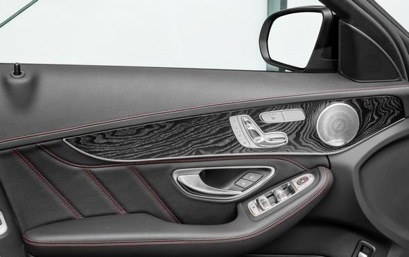 Mercedes-Benz C 450 AMG 4MATIC, Interieur: Leder schwarz; Holz Esche schwarz offenporig interior: leather black; open - pore black ash wood trim
