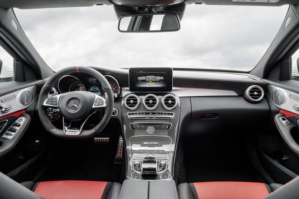 Mercedes-AMG C 63 S (BR 205) Limousine /saloon; 2014; Interieur: Leder Nappa red pepper/schwarz, AMG Performance Sitze, AMG Zierelemente Carbon / Aluminium Interior: nappa leather red pepper/black, AMG Performance seats, AMG carbon-fibre / aluminium trim