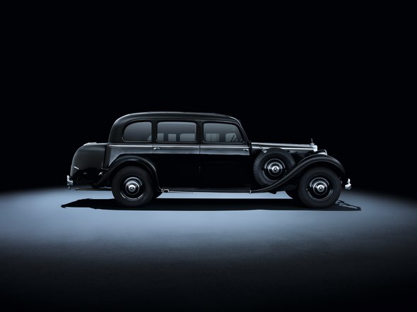 Mercedes-Benz 320 (W 142, 1937 bis 1942). Im Bild eine Pullman-Limousine aus dem Jahr 1939.
