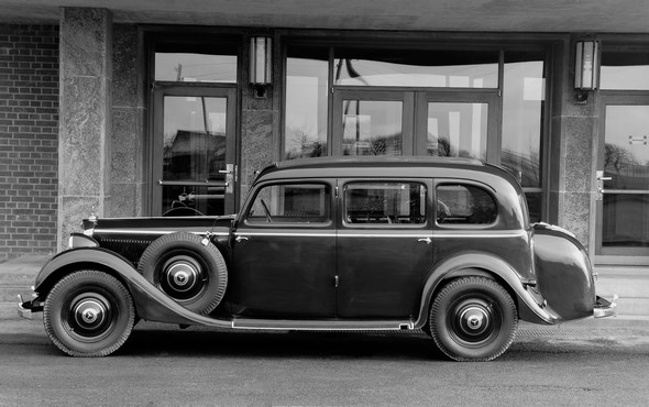 Mercedes-Benz Typ 320 Pullman-Limousine mit Außenkoffer, 1939