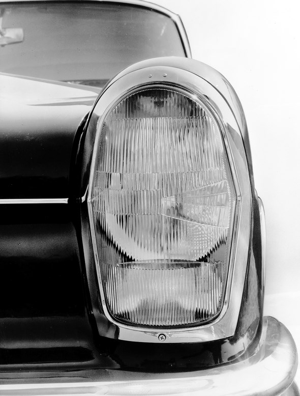 Mercedes-Benz Typen 220 / 220 S / 220 SE, 1959 - 1965. Scheinwerfer, Blinker, Parklicht und Nebellampe als Leuchteinheit.