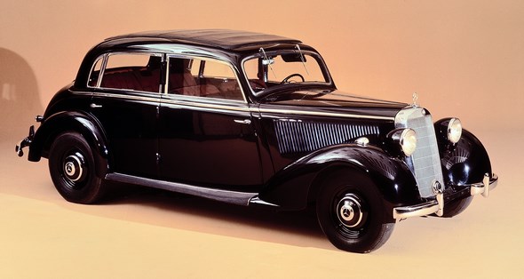 Mercedes-Benz Typ 230 Limousine aus dem Jahr 1938.