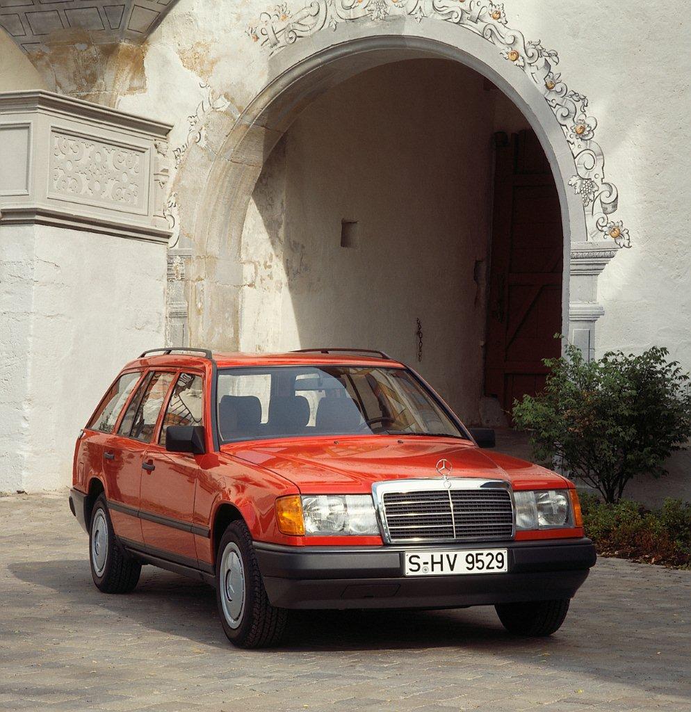 The Mercedes-Benz W124 Is The Prime Example Of The Brand's Over-Engineering