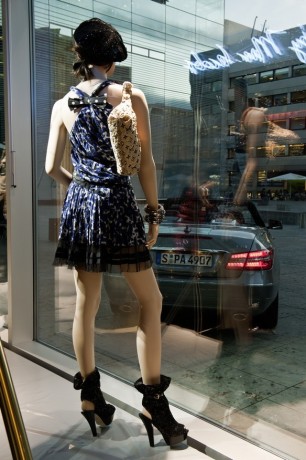 751466_1367958_4032_6048_09C1202_003