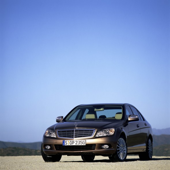 Mercedes W204 [2007-2010] : Elegant & Superb Car - Mercedesassistance