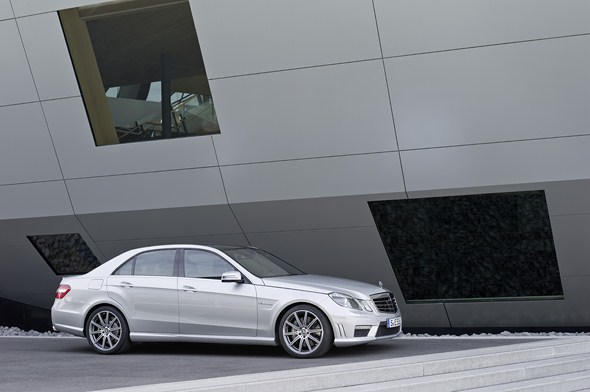 E 63 AMG (W212)) 2011