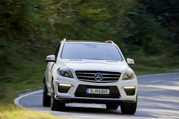 ML 63 AMG ( BR 166 , 2011 ) Diamantweià metallic, Leder schwarz
