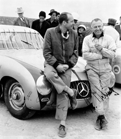 Caption orig.: III. Carrera Panamericana, Mexico, 1952. Das Siegerteam: Karl Kling und Hans Klenk mit Mercedes-Benz Typ 300 SL nach dem legendären Unfall mit dem Geier.