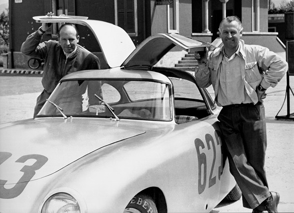 Caption orig.: Mille Miglia, 03.-04.05.1952. Das Fahrerteam Karl Kling und Hans Klenk (Startnummer 623) mit einem Mercedes-Benz Typ 300 SL Rennsportwagen (W 194).