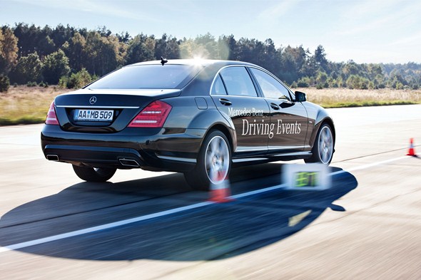 Mercedes-Benz Driving Events 2012/2013