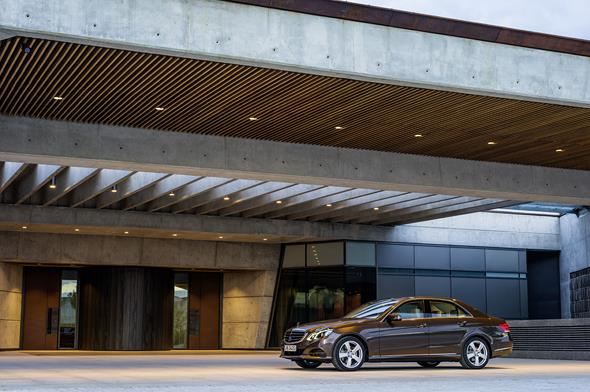 E-Klasse, E 300 BlueTec HYBRID, Limousine Elegance, (W 212), 201