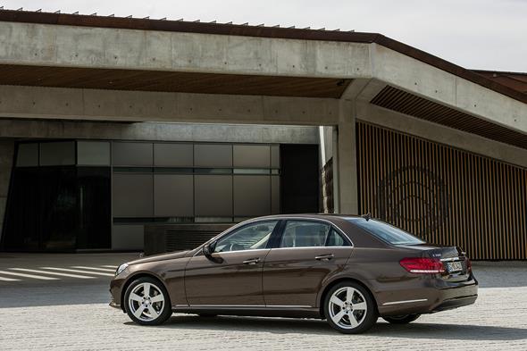 E-Klasse, E 300 BlueTec HYBRID, Limousine Elegance, (W 212), 201