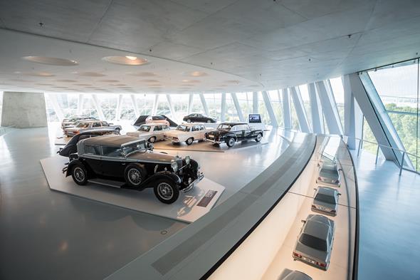 Die Sonderausstellung ?Mercedes-Benz S-Klasse ? immer der Zeit voraus? im Mercedes-Benz Museum stellt die Historie dieser ganz besonderen Baureihe umfassend dar.