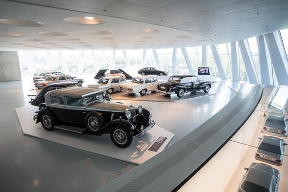 Die Sonderausstellung ?Mercedes-Benz S-Klasse ? immer der Zeit voraus? im Mercedes-Benz Museum stellt die Historie dieser ganz besonderen Baureihe umfassend dar.