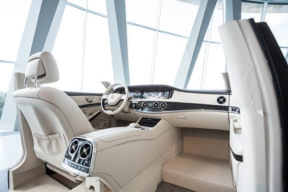 Innenausstattung der neuen S-Klasse (W 222) bei der Sonderausstellung ?Mercedes-Benz S-Klasse ? immer der Zeit voraus? im Mercedes-Benz Museum