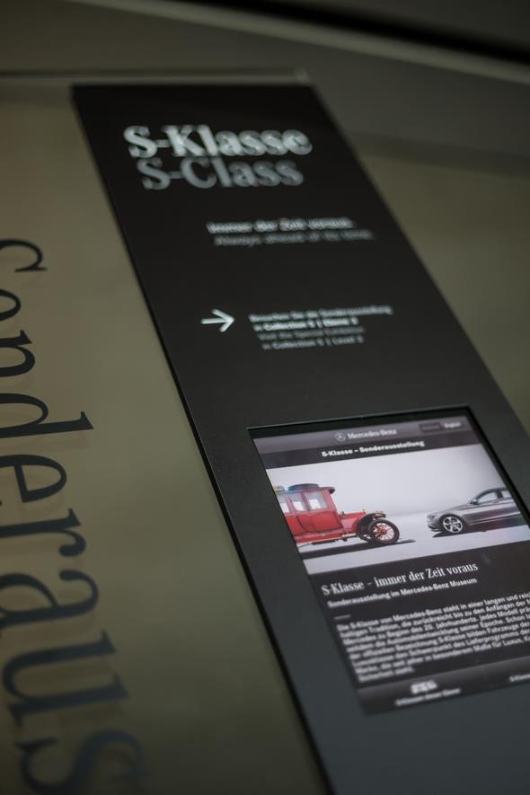 Die Sonderausstellung ?Mercedes-Benz S-Klasse ? immer der Zeit voraus? im Mercedes-Benz Museum stellt die Historie dieser ganz besonderen Baureihe umfassend dar.