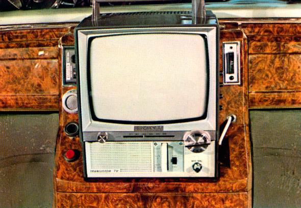 Mercedes-Benz Typ 600 Pullman-Limousine (6 Türen) der Baureihe W 100. Fernsehgerät.