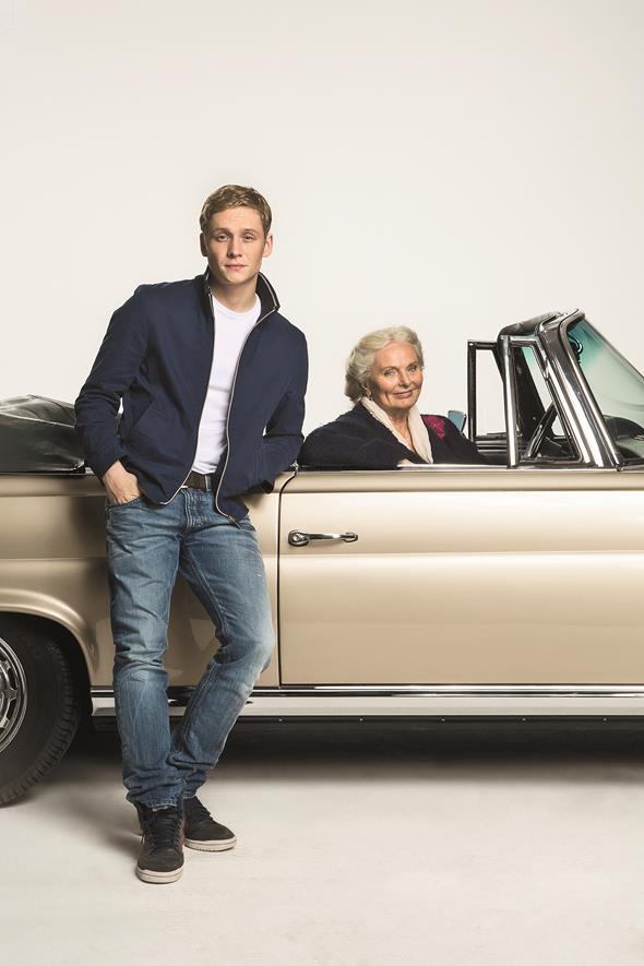 "Frau Ella" fährt Mercedes-Benz