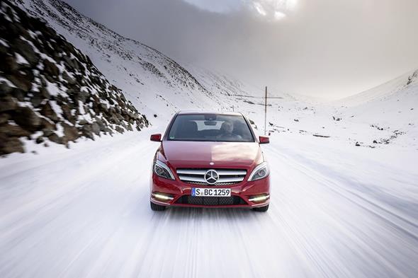 B 220 4MATIC, Jupiterrrot, (W246), 2013