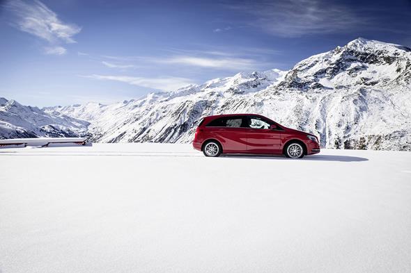 B 220 4MATIC, Jupiterrrot, (W246), 2013