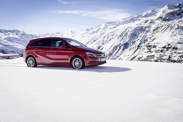 B 220 4MATIC, Jupiterrrot, (W246), 2013