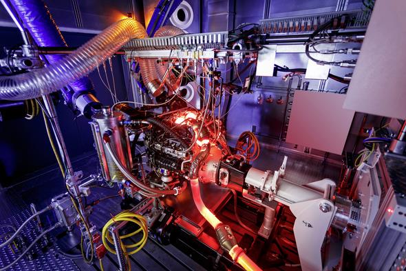 Mercedes-AMG 4.0-Liter Biturbo-Motor (M 178); 2014