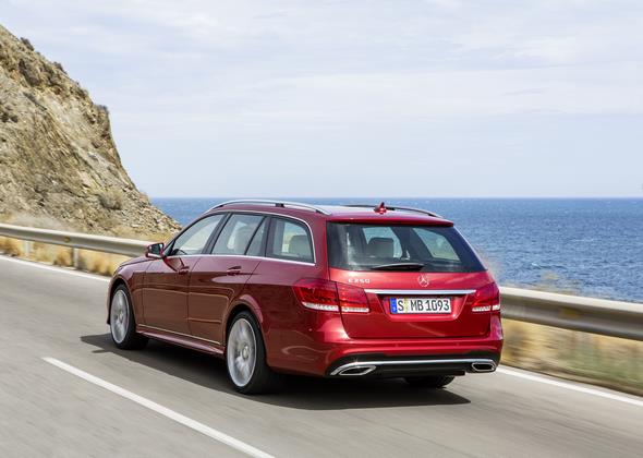 E-Klasse, E 250 T-Modell, Avantgarde mit AMG Sportpaket, (S 212), 2012, Lack: Hyazinthrot metallic, Ausstattung: Naturbeige/Schwarz Leder Exclusiv