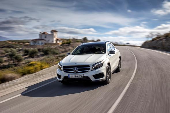 GLA-Klasse, X156, GLA 250 4MATIC (Fahrvorstellung 2014) - AMG 7G DCT Getriebe - Zirrusweiß - Interieur: Leder Nussbaum