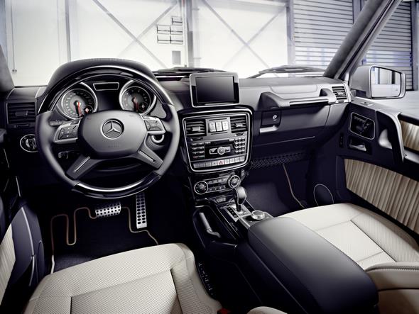 Mercedes-Benz G-Class (BR 463) 2015; G 350 d Interieur: designo porzellan, Zierteile designo Klavierlack schwarz interior: designo porcelain, designo black piano lacquer trim