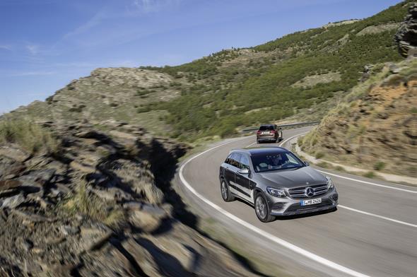Mercedes-Benz GLC 250d 4MATIC, CITRINBRAUN MAGNO, Offroad Line Exterieur und Mercedes-Benz GLC 350e 4MATIC, EDITION 1, SELENITGRAU, AMG Line Exterieur