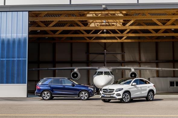 GLE SUV (W166), Exterieur: Cavansitblau Metallic, Exterior: cavansite blue metallic GLE Coupé (C 292), Exterieur: Designo Diamantweiß Bright, exterior: designo diamond white bright