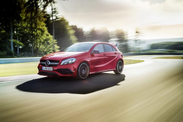 A 45 AMG (AMG Exklusiv), Jupiterrot; Interieur Schwarz / RED CUT A 45 AMG (AMG Exclusive), jupiter red, interior black RED CUT