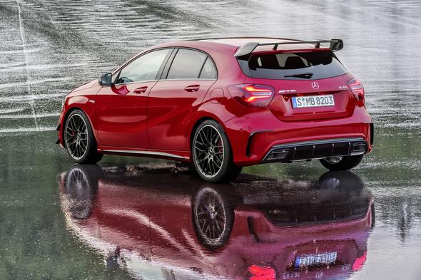 A 45 AMG (AMG Exklusiv), Jupiterrot; Interieur Schwarz / RED CUT A 45 AMG (AMG Exclusive), jupiter red, interior black RED CUT