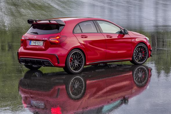 A 45 AMG (AMG Exklusiv), Jupiterrot; Interieur Schwarz / RED CUT A 45 AMG (AMG Exclusive), jupiter red, interior black RED CUT