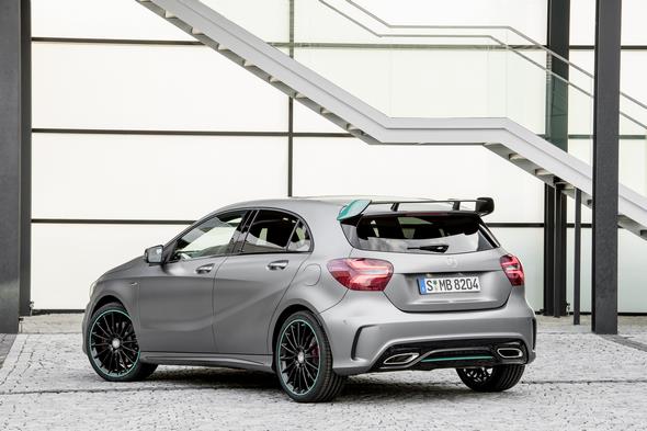 A 250 Motorsport Edition, Mountaingrau Magno, Interieur Leder/Mikrofaser DINAMICA schwarz A 250 Motorsport Edition, mountain grey, interior leather / DINAMICA black