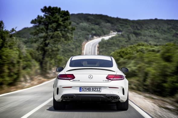 Mercedes-AMG C 63 S Coupé (C 205) 2015; Exterieur: designo diamantweiß bright, Night Paket exterior: designo diamond white bright, night package