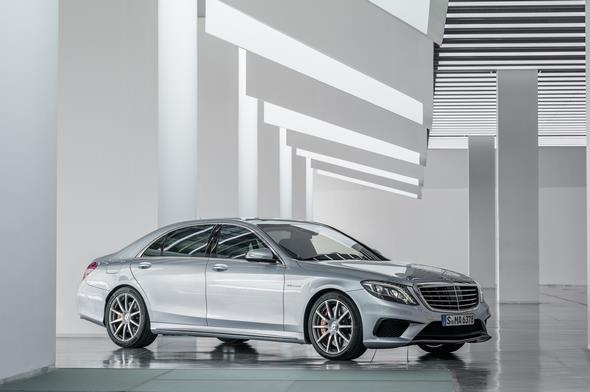 Mercedes-Benz S 63 AMG; diamantsilber metallic; innen: Leder PASSION Exklusiv schwarz; Zierteile: Carbon; AMG Performance Package; (V221) 2013