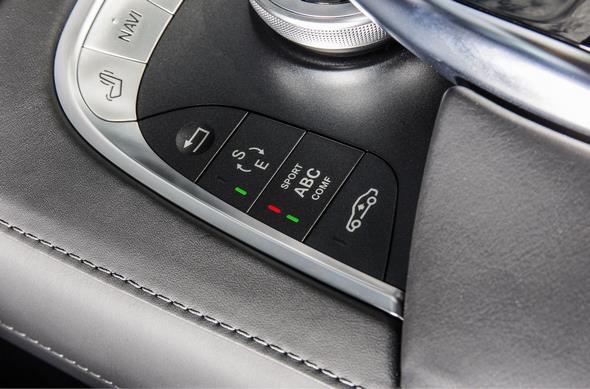 Mercedes-Benz - Magic Body Control Spot 