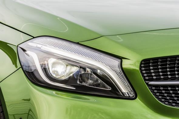 A 220d 4MATIC (Style), Elbaitgrün. Interieur Schwarz / Grün A 220d 4MATIC (Style), elbaite green, Interior black / green