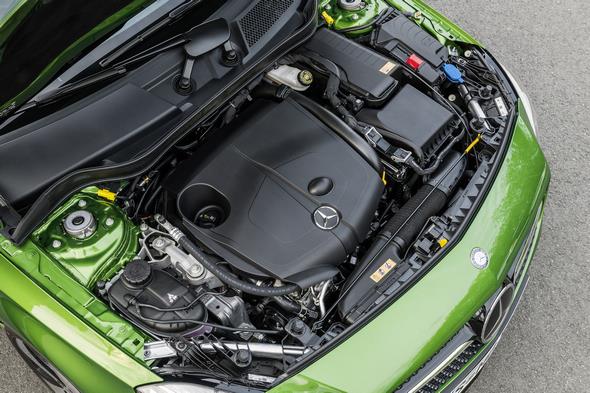 A 220d 4MATIC (Style), Elbaitgrün. Interieur Schwarz / Grün A 220d 4MATIC (Style), elbaite green, Interior black / green