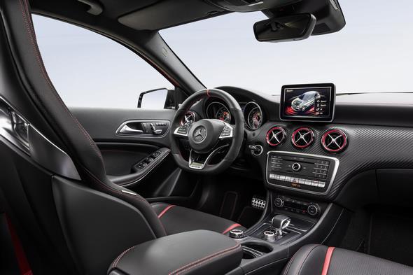 Mercedes-AMG A 45 4MATIC; Interieur Schwarz / RED CUT interior black RED CUT