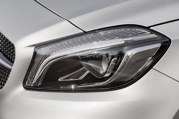 A 250 Sport (AMG Line), Polarsilber, Interieur Leder Schwarz / RED CUT A 250 Sport (AMG Line), polar silver, interior leather black / RED CUT