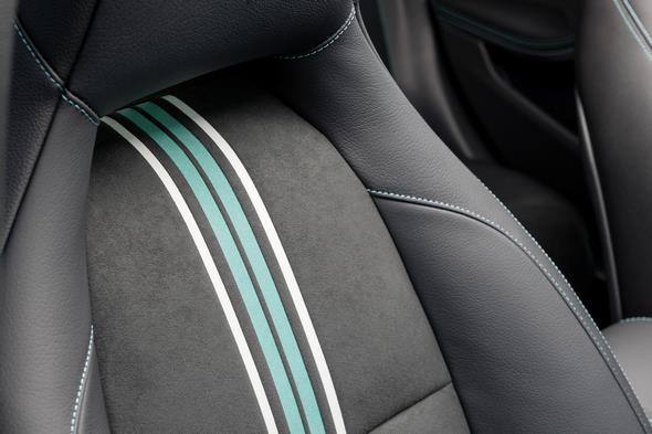 A 250 Motorsport Edition, Mountaingrau Magno, Interieur Leder/Mikrofaser DINAMICA schwarz A 250 Motorsport Edition, mountain grey, interior leather / DINAMICA black