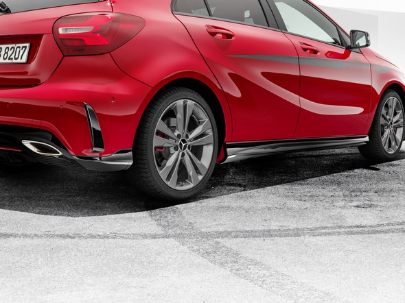 W176 Mopf AMGLine Anbauteile Detail Frontspoiler