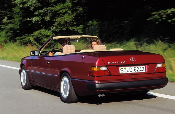 September 1991: Viersitziges Cabriolet der Baureihe 124 hat Premiere: Offene Fahrkultur: 25 Jahre E-Klasse Cabriolet
