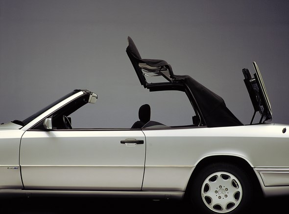 September 1991: Viersitziges Cabriolet der Baureihe 124 hat Premiere: Offene Fahrkultur: 25 Jahre E-Klasse Cabriolet