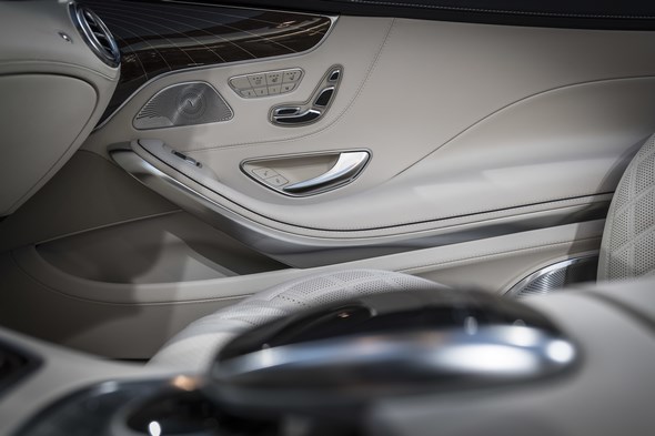Preview Neues Mercedes-Maybach S 650 Cabriolet: Ultimative Open-Air-Exklusivität