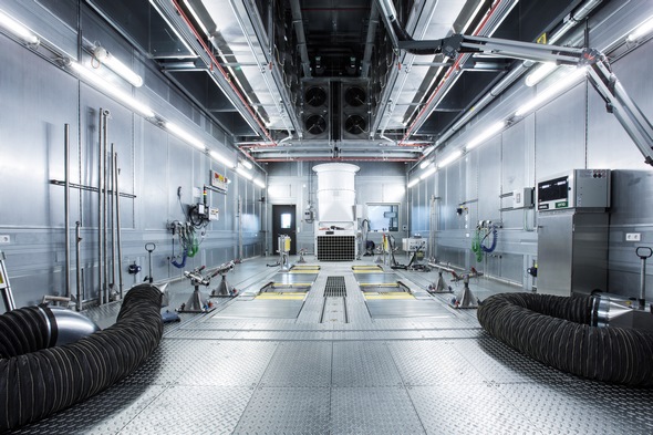 Umfassende Motorenoffensive bei Mercedes-Benz: Stärker, sparsamer und sauberer