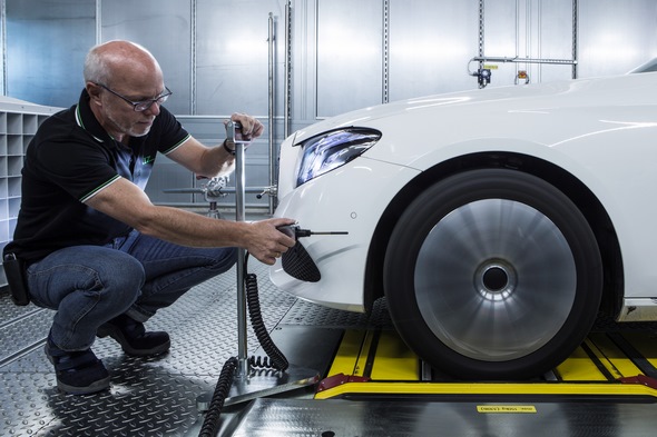 Umfassende Motorenoffensive bei Mercedes-Benz: Stärker, sparsamer und sauberer